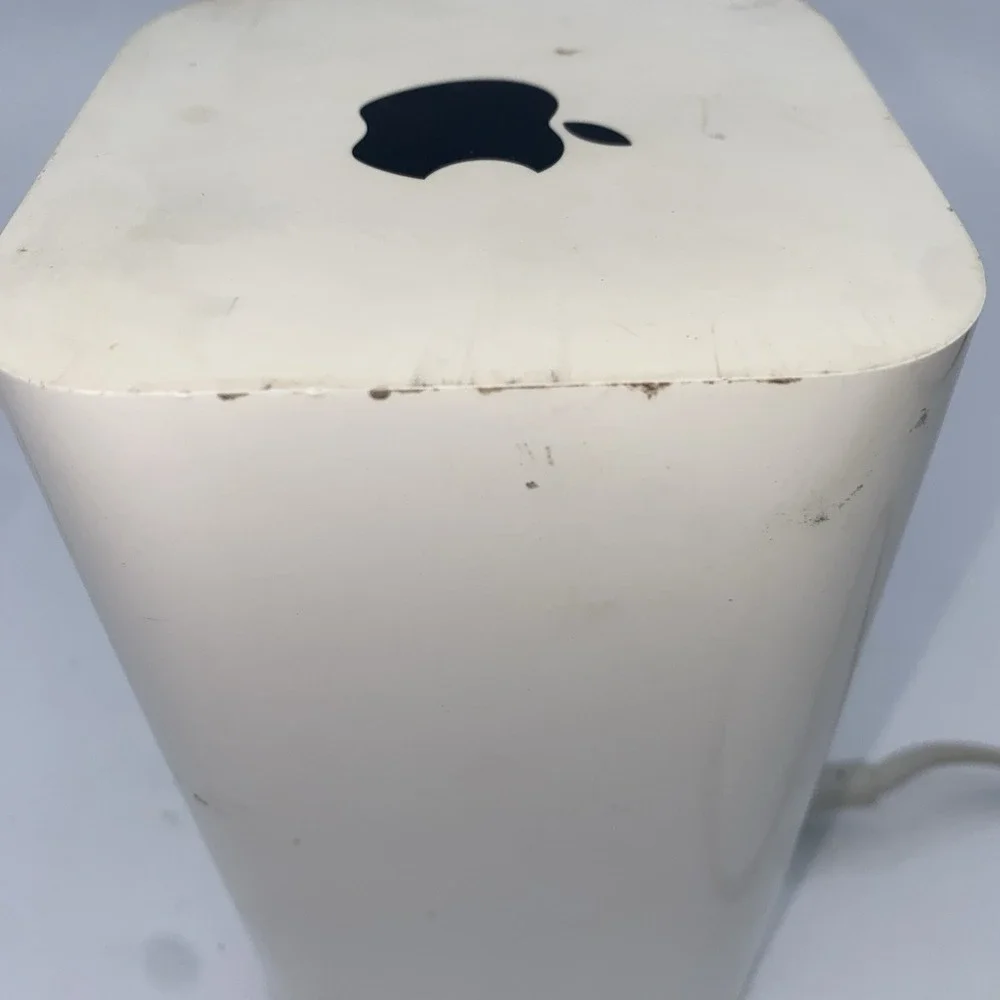 Apple AirPort Extreme A1521 3-Port Gigabit Wi-Fi 802.11 AC Router ME918LL/A
